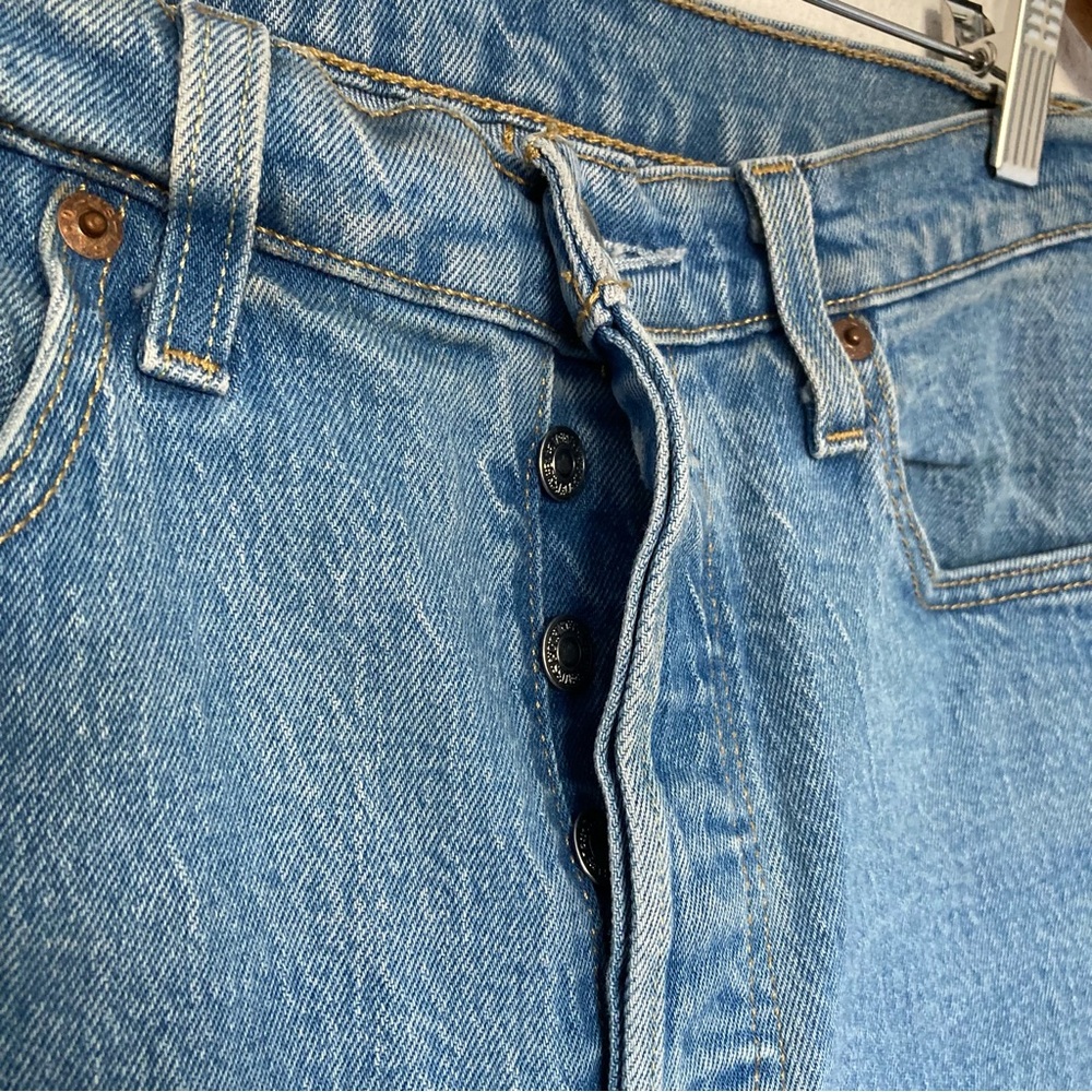 Levi's High Rise Blue Jeans - Picture 3 of 7